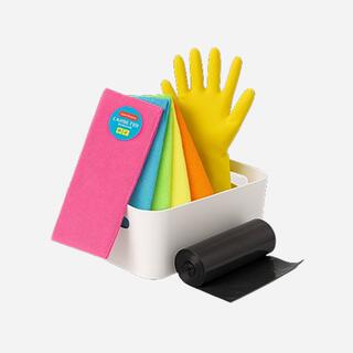 Набор для уборки: перчатки, тряпки из микрофибры и рулон мусорных пакетов