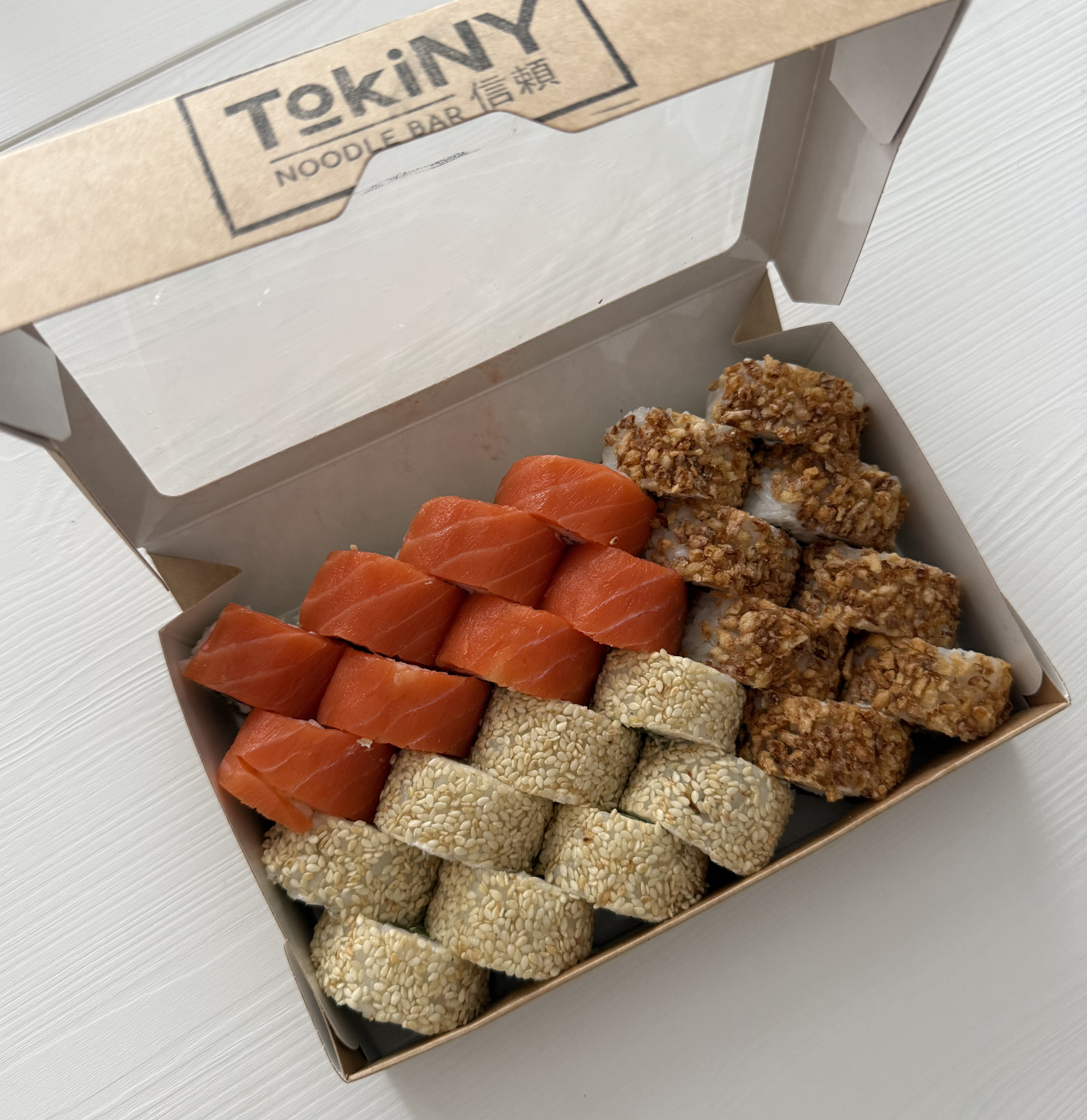 Сет суши филадельфия и суши с кунжутом 